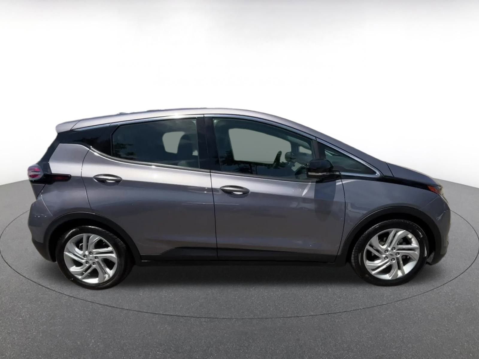 Thumbnail: 2023 Chevrolet Bolt EV - 16