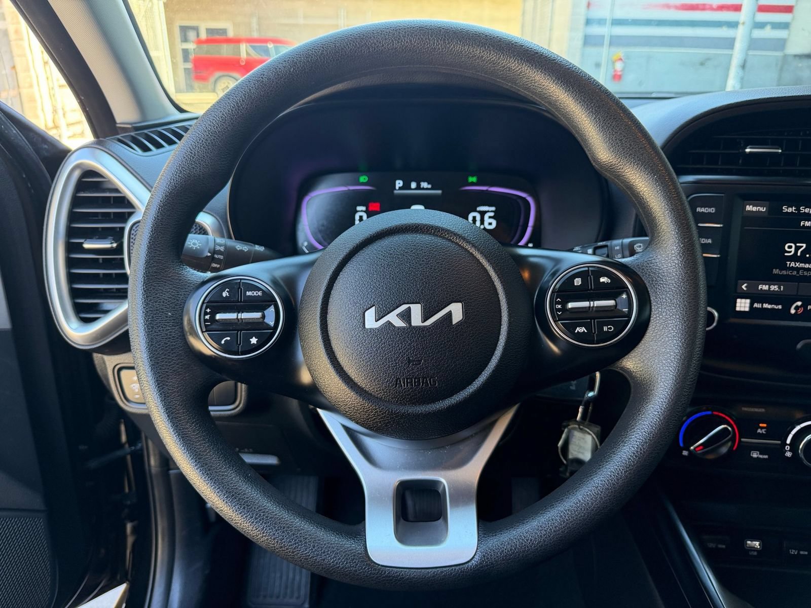 Thumbnail: 2025 Kia Soul - 25