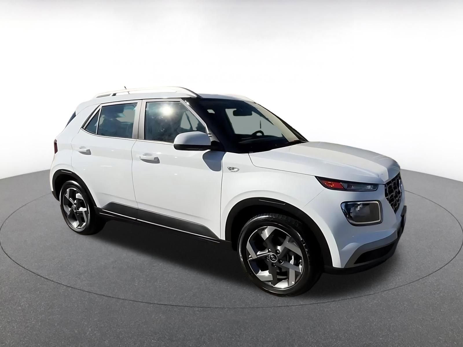 Thumbnail: 2025 Hyundai Venue - 2