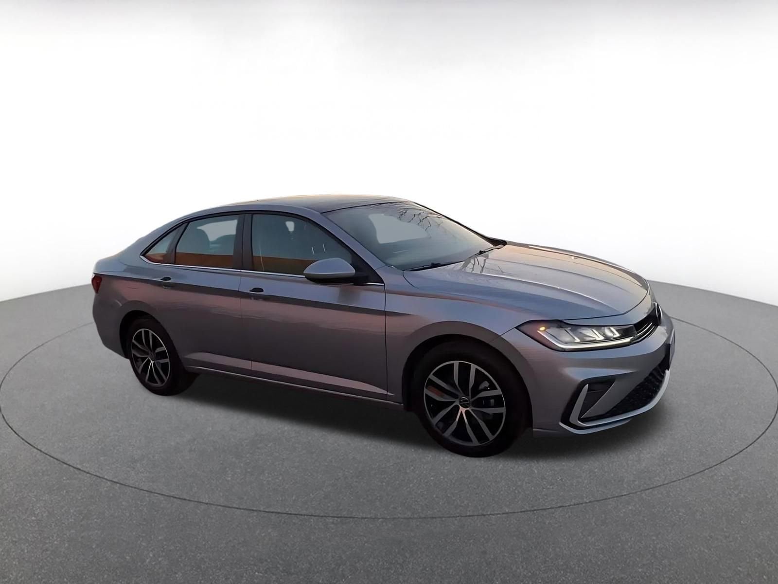 Thumbnail: 2025 Volkswagen Jetta - 2