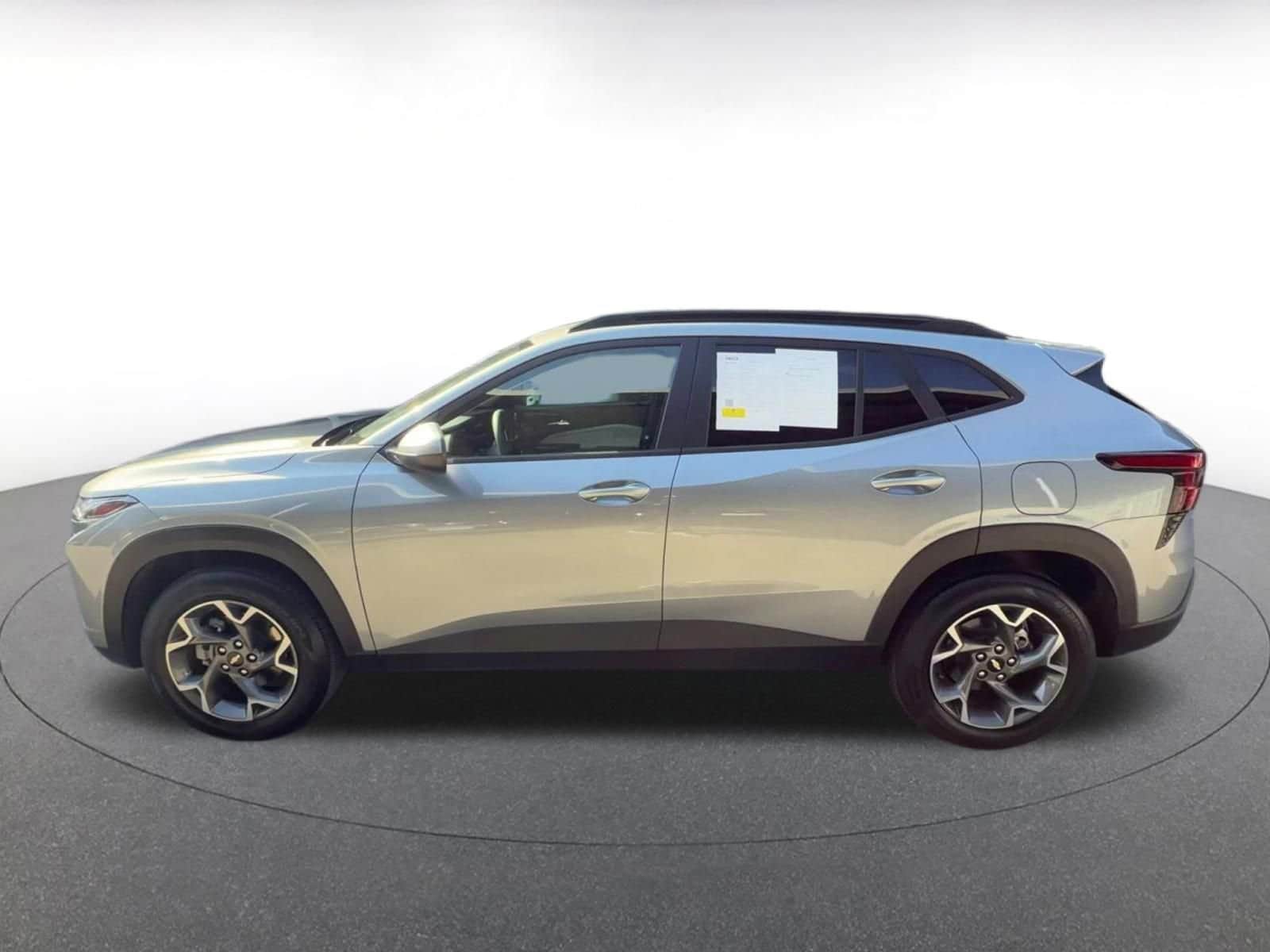 Thumbnail: 2025 Chevrolet Trax - 9