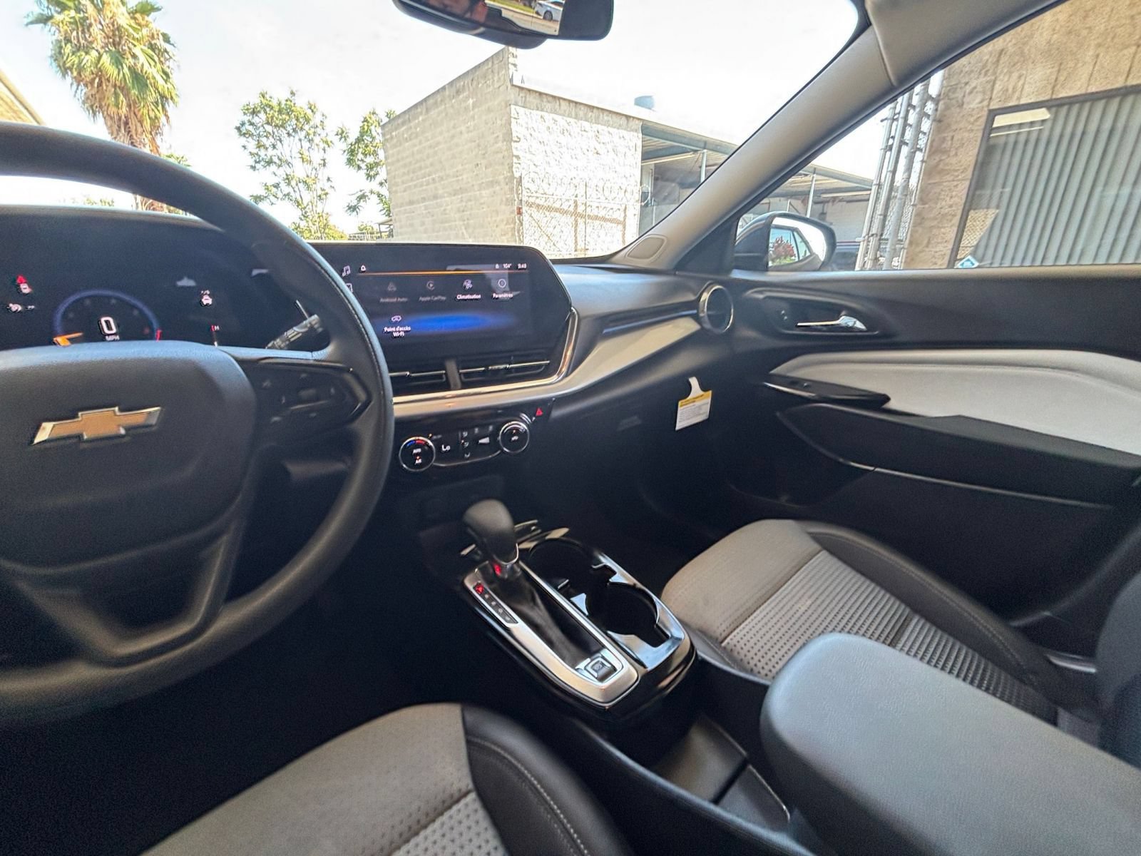 Thumbnail: 2025 Chevrolet Trax - 34