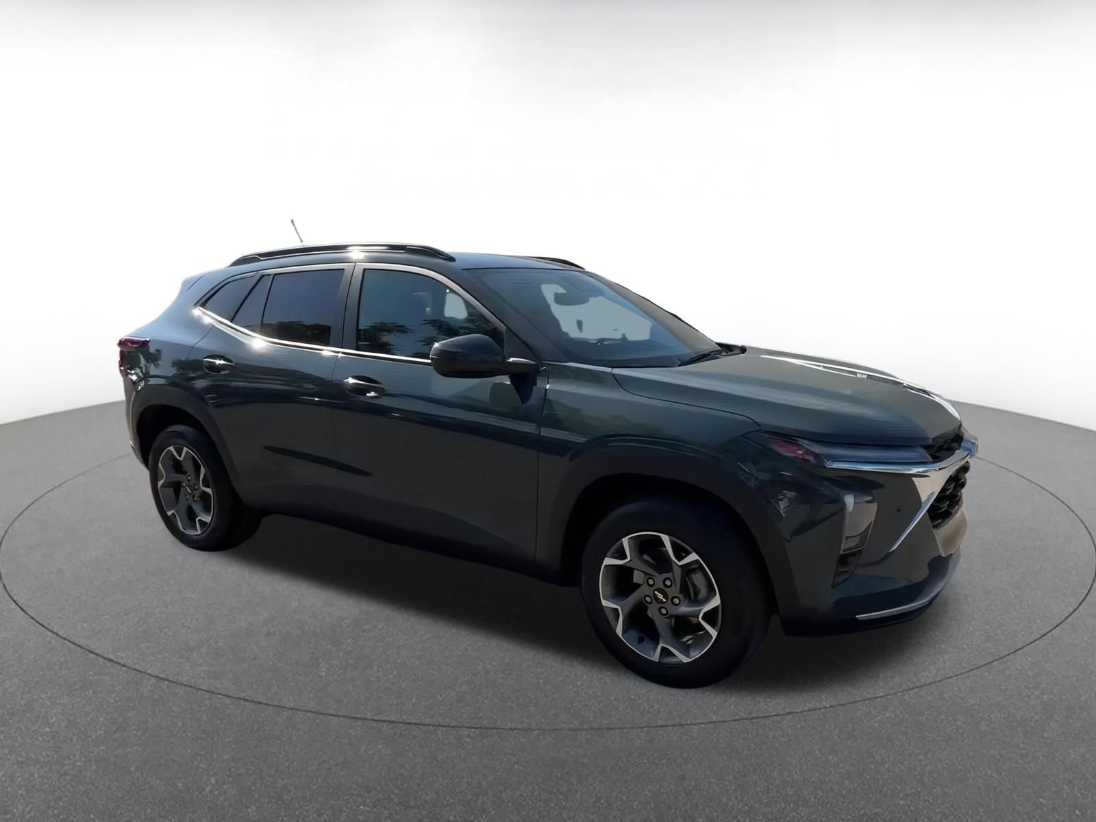 Thumbnail: 2025 Chevrolet Trax - 2