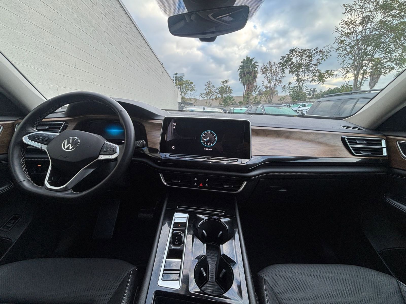 Thumbnail: 2025 Volkswagen Atlas - 34