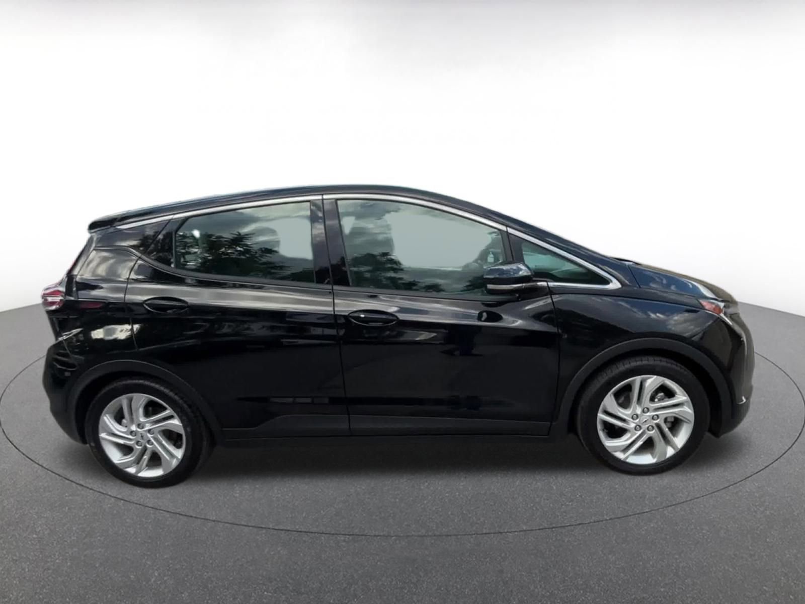Thumbnail: 2023 Chevrolet Bolt EV - 16