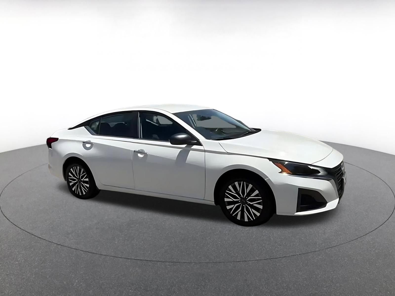 Thumbnail: 2025 Nissan Altima - 2