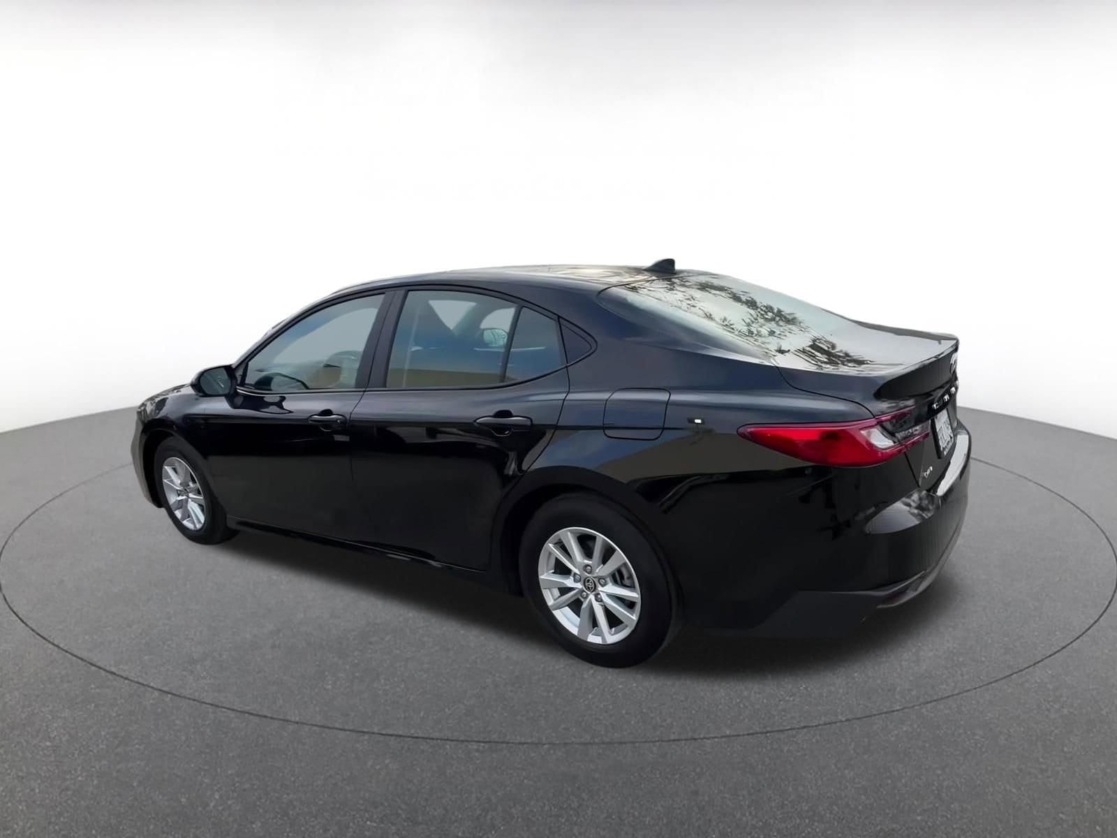 Thumbnail: 2025 Toyota Camry - 10