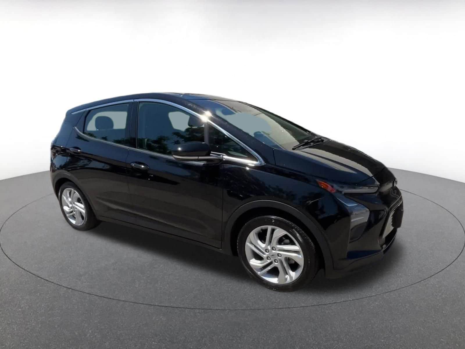 Thumbnail: 2023 Chevrolet Bolt EV - 2