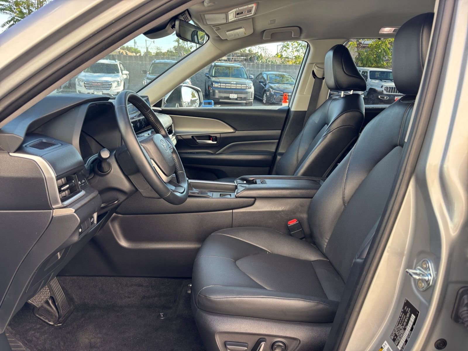 Thumbnail: 2025 Toyota Grand Highlander - 28