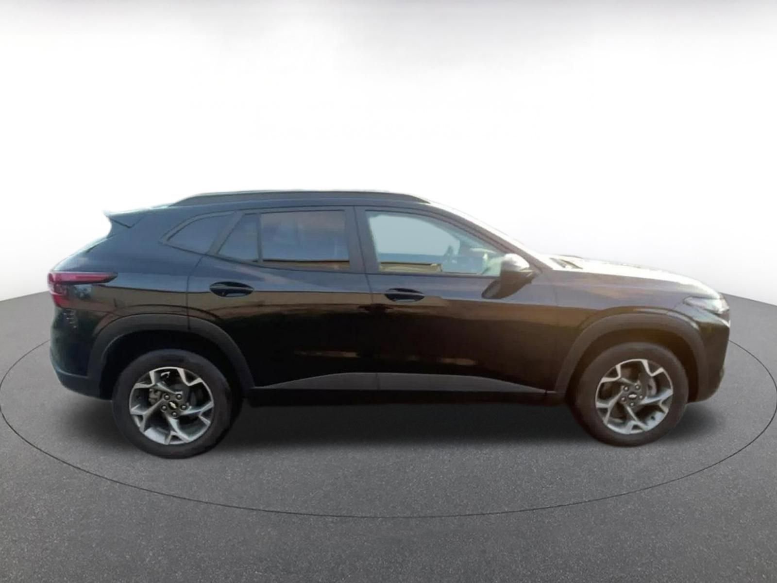 Thumbnail: 2025 Chevrolet Trax - 16