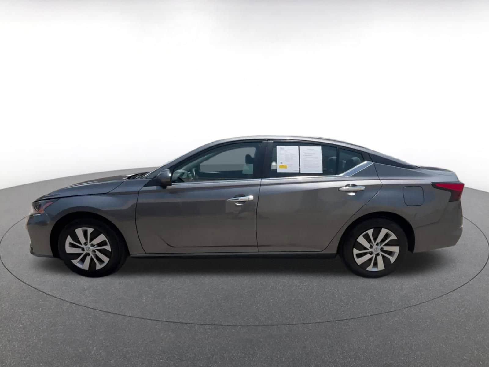 Thumbnail: 2023 Nissan Altima - 9
