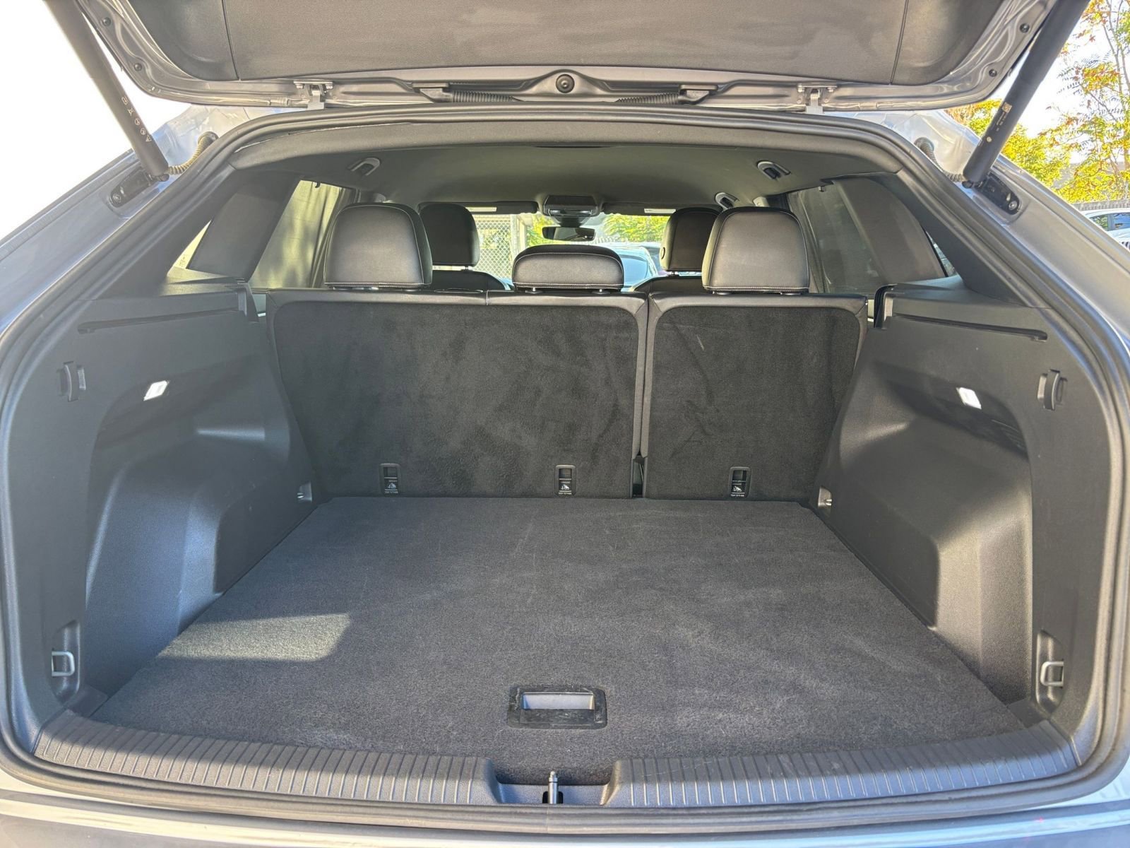 Thumbnail: 2025 Volkswagen Atlas - 31