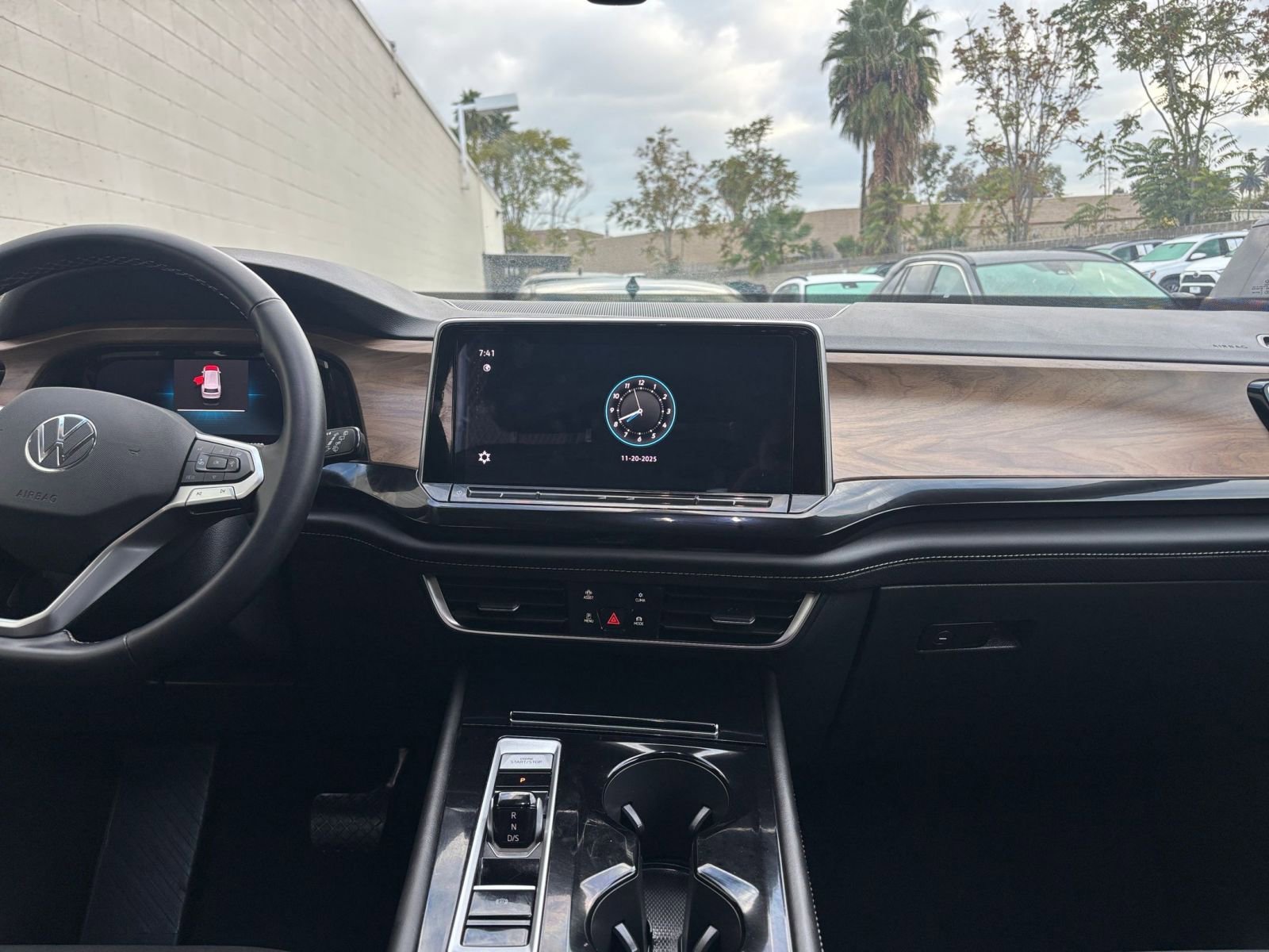 Thumbnail: 2025 Volkswagen Atlas - 18