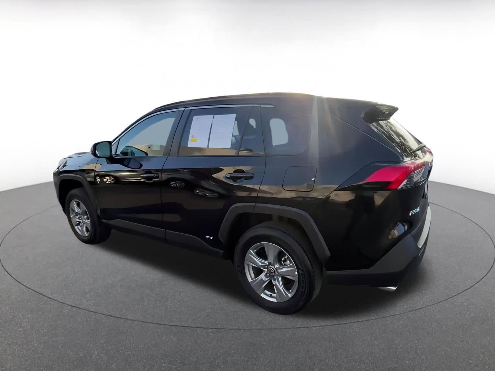 Thumbnail: 2025 Toyota RAV4 - 10