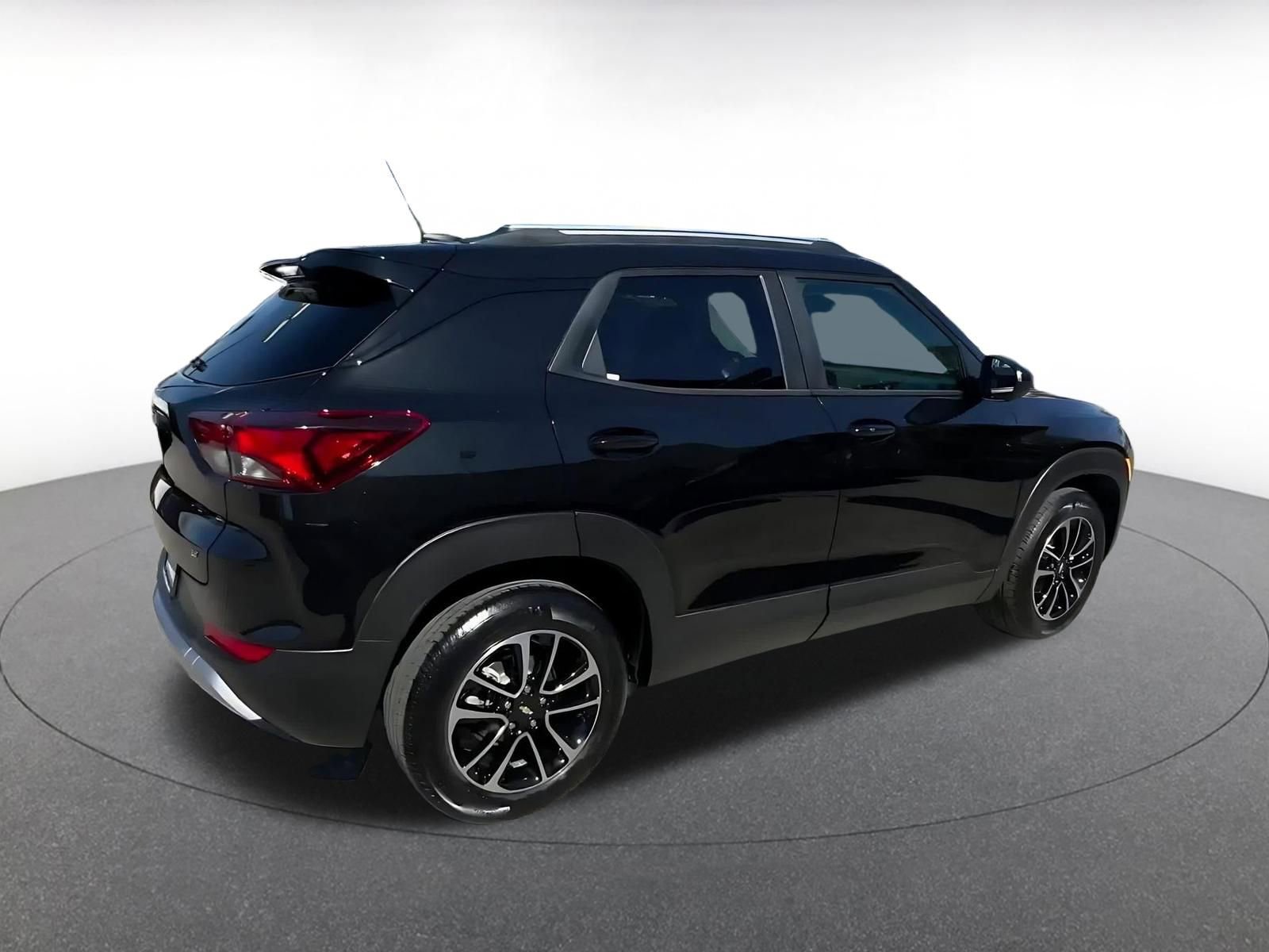 Thumbnail: 2025 Chevrolet TrailBlazer - 15