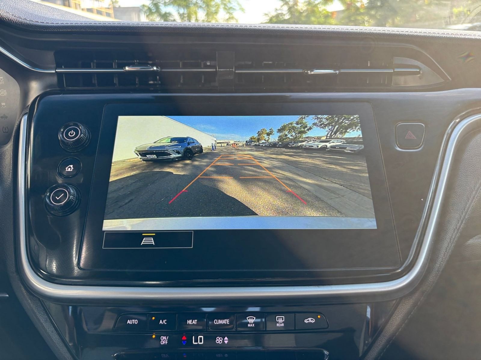 Thumbnail: 2023 Chevrolet Bolt EV - 17