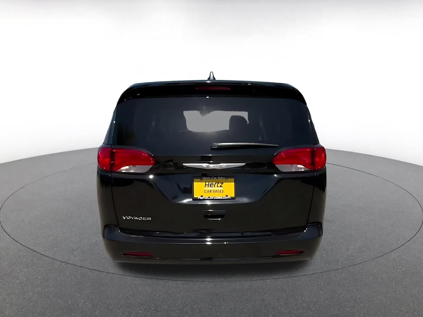 Thumbnail: 2024 Chrysler Voyager - 12