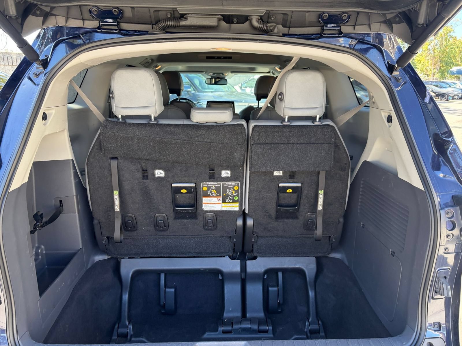 Thumbnail: 2024 Toyota Sienna - 33