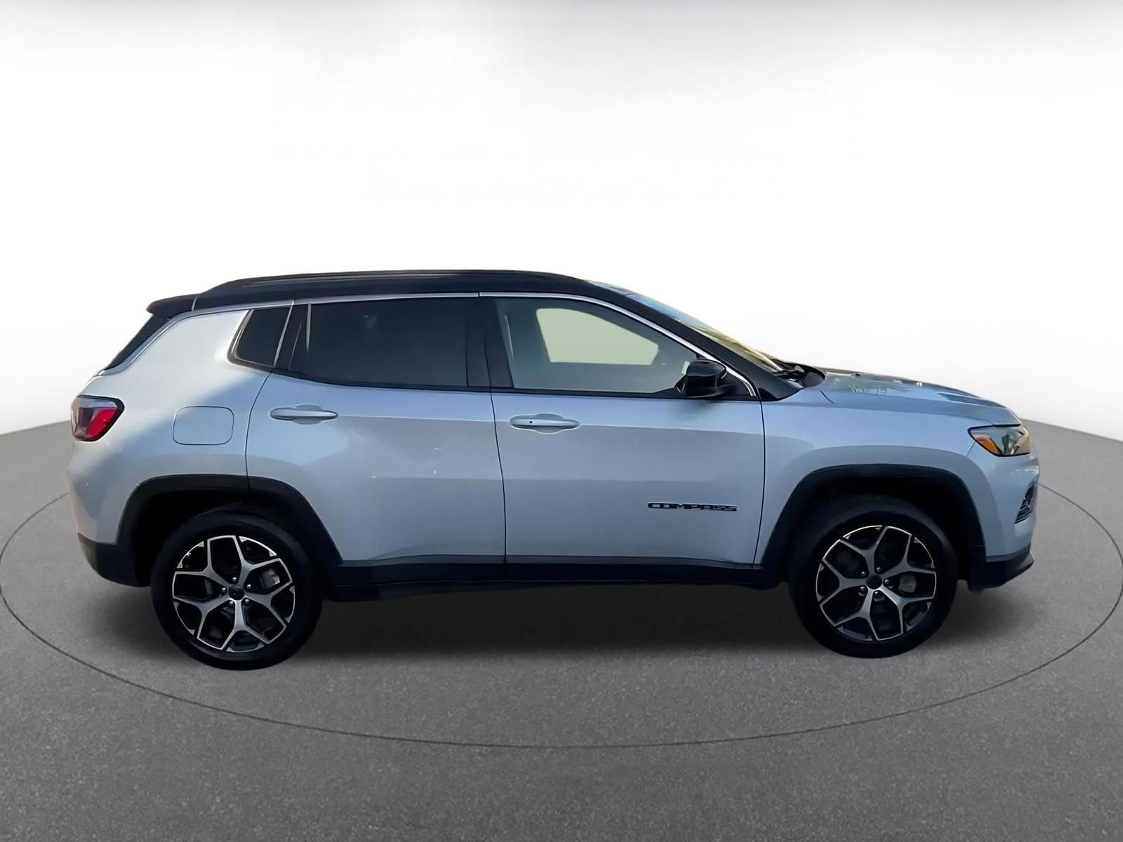 Thumbnail: 2025 Jeep Compass - 16