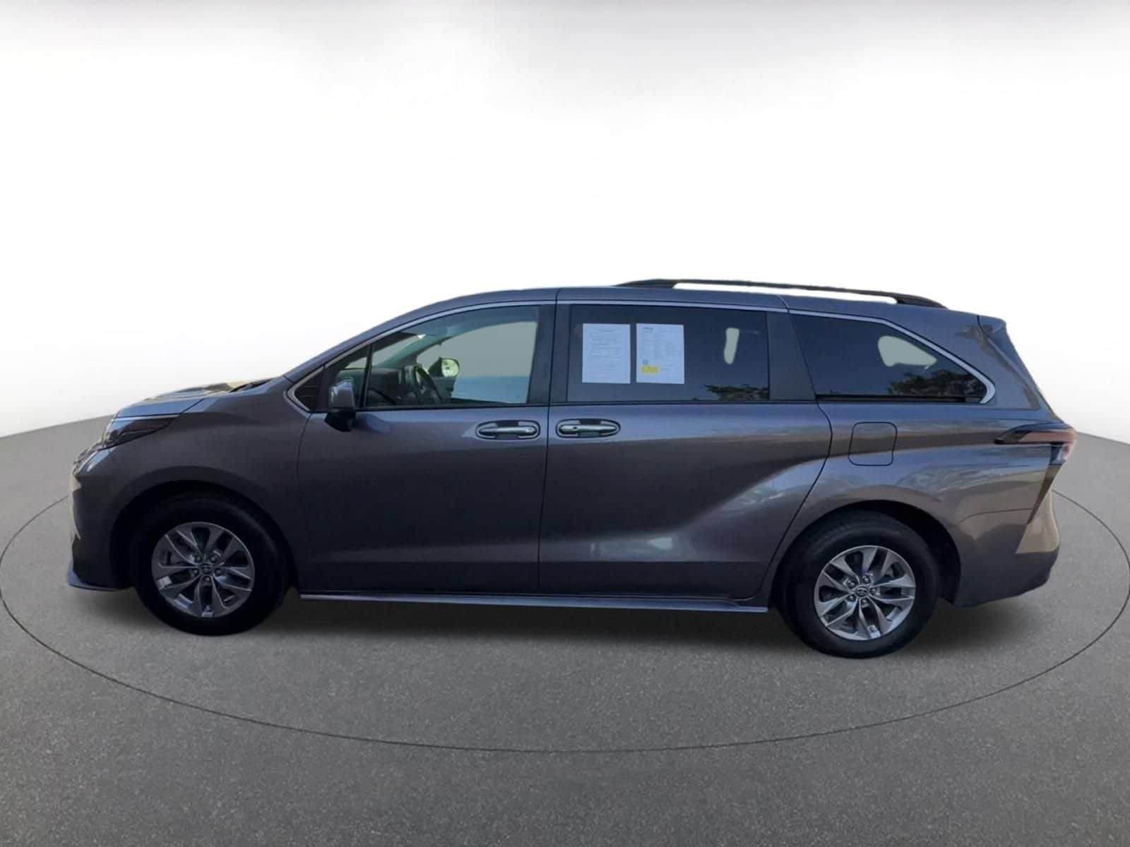 Thumbnail: 2024 Toyota Sienna - 8