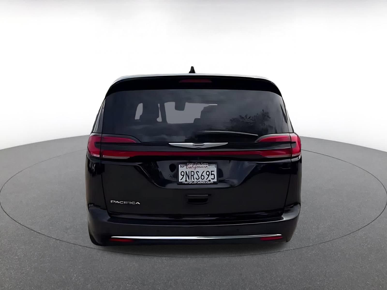 Thumbnail: 2025 Chrysler Pacifica - 12