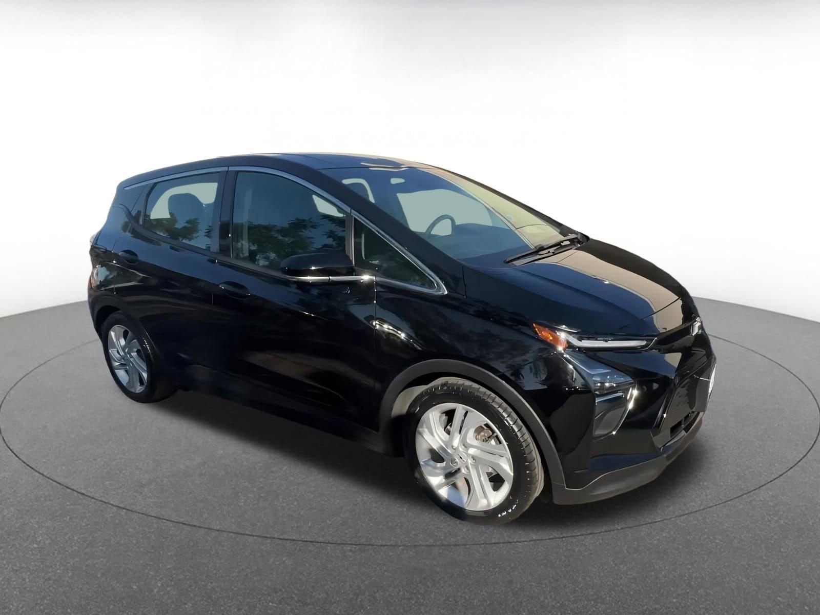 Thumbnail: 2023 Chevrolet Bolt EV - 2
