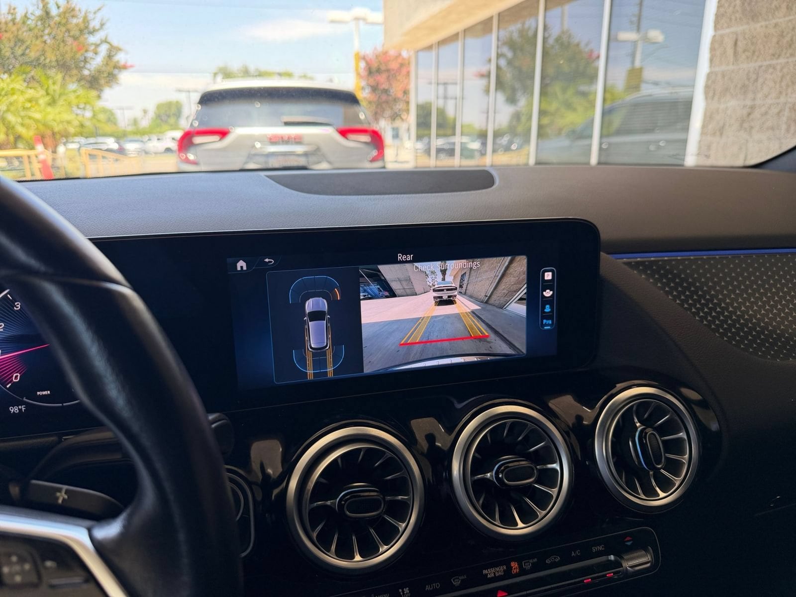 Thumbnail: 2025 Mercedes-Benz GLA - 25