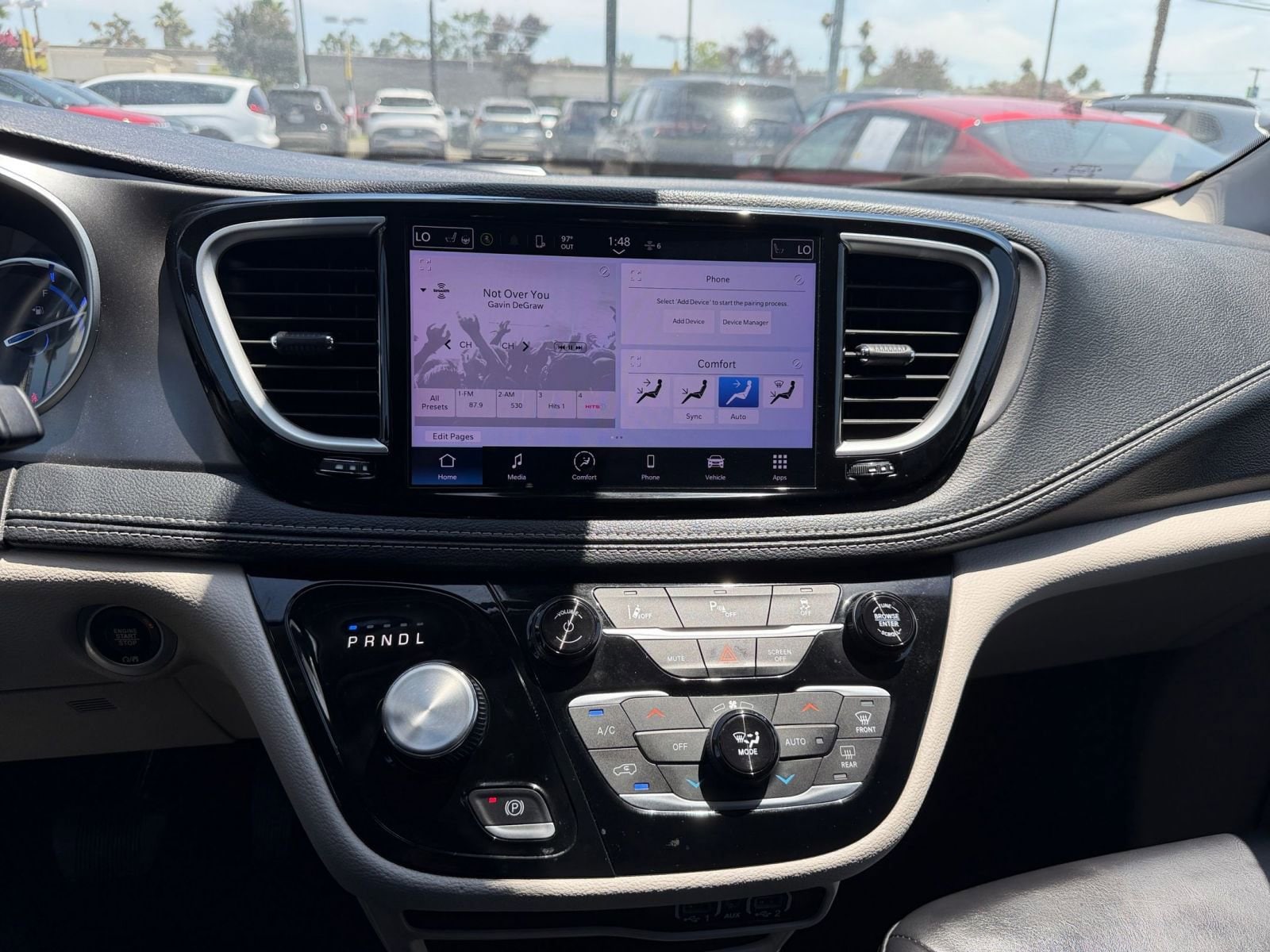 Thumbnail: 2023 Chrysler Pacifica - 17