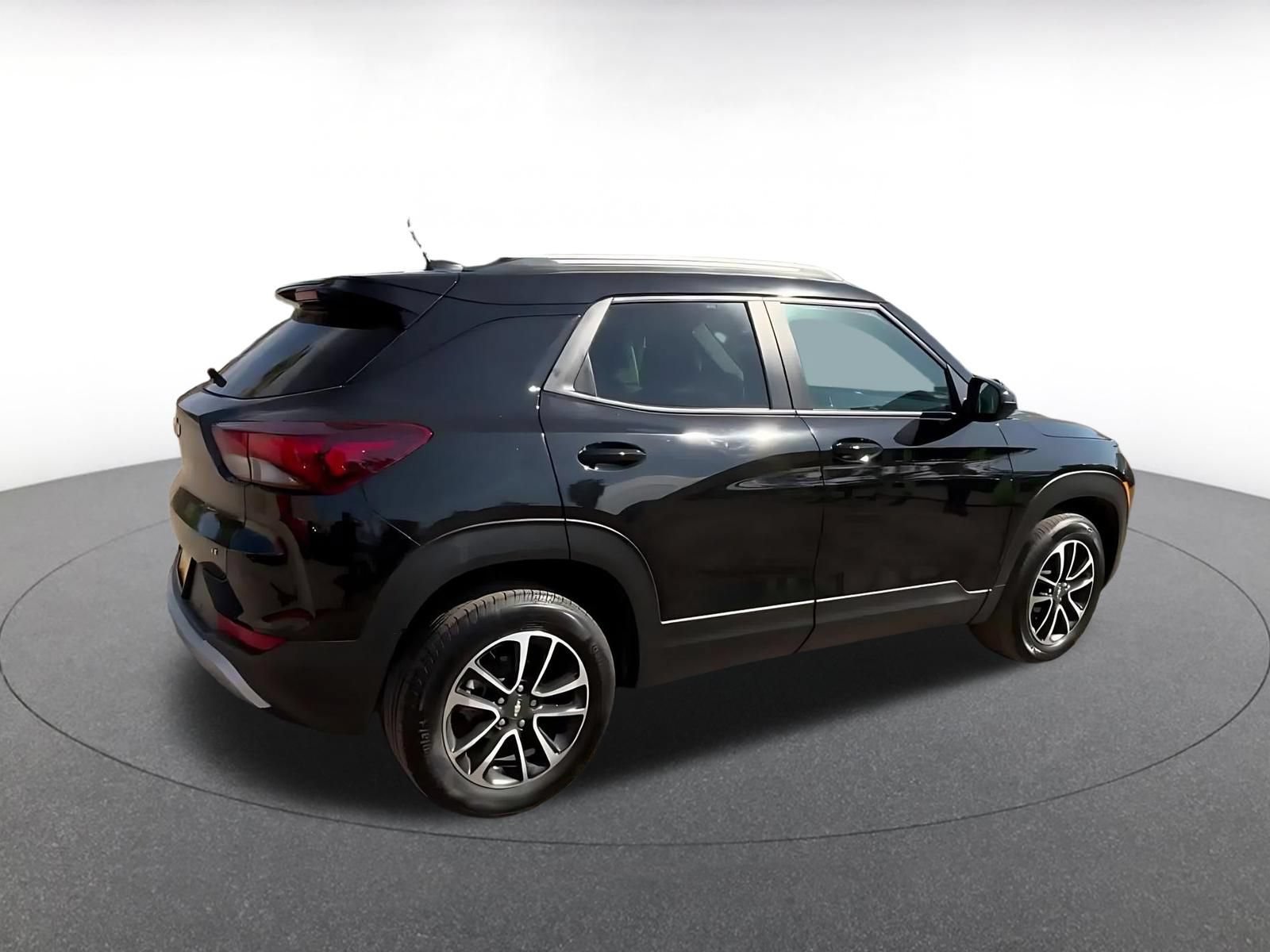 Thumbnail: 2025 Chevrolet TrailBlazer - 14