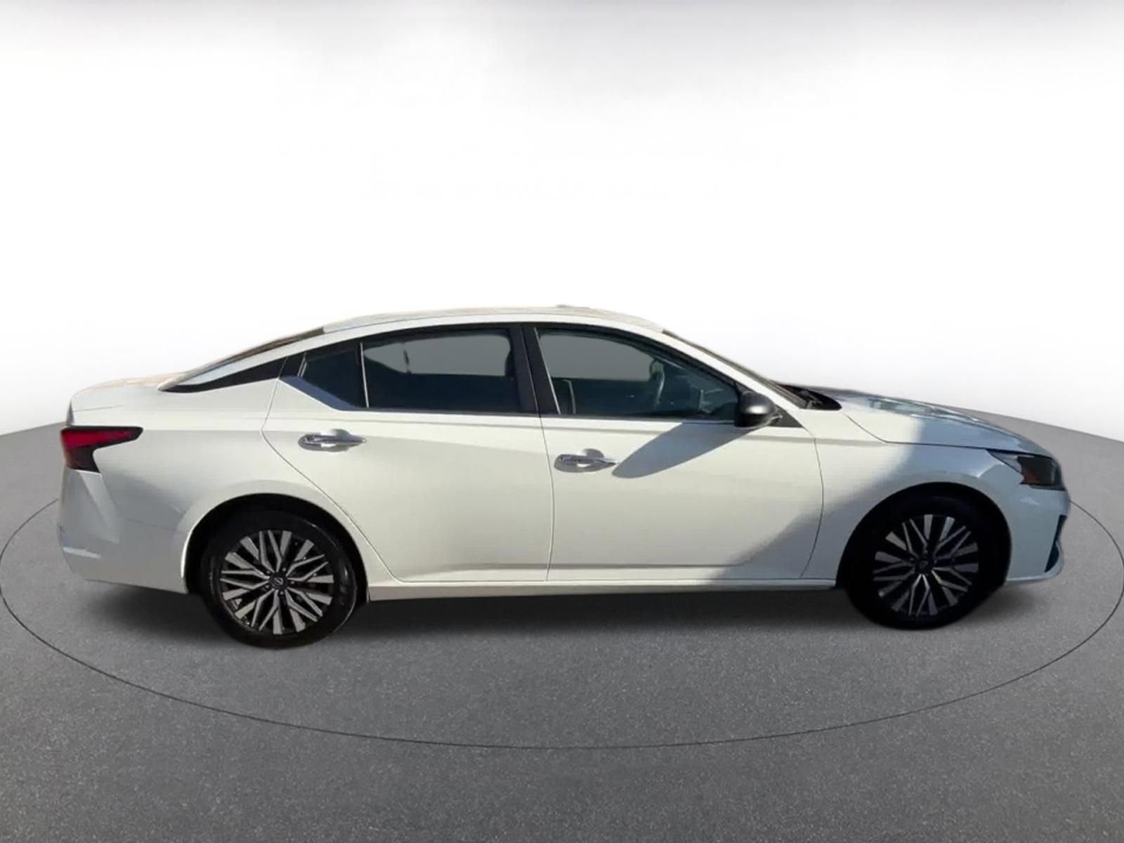 Thumbnail: 2025 Nissan Altima - 16