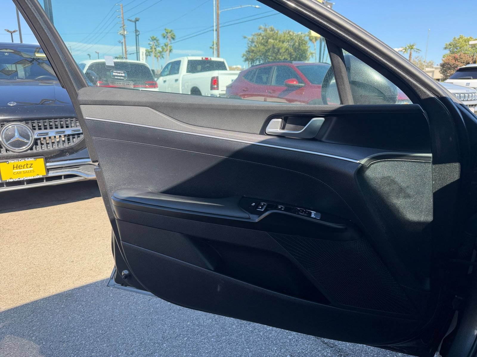Thumbnail: 2025 Kia K5 - 18