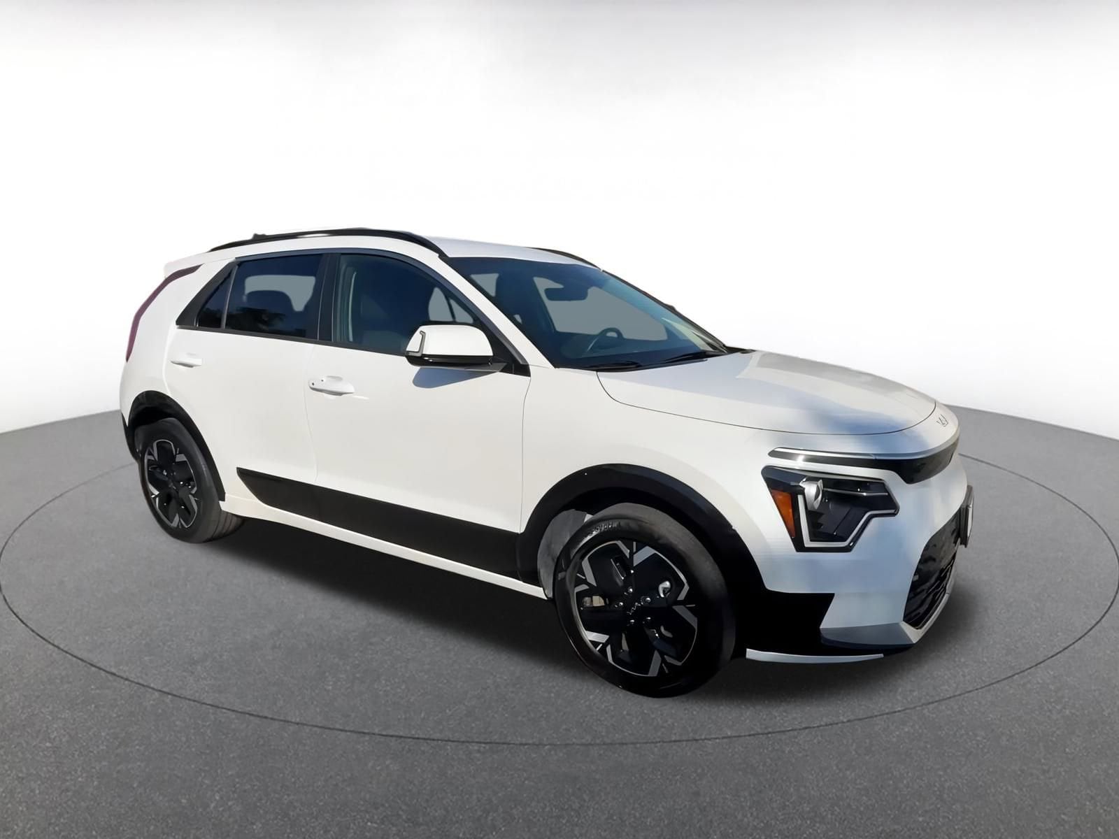 Thumbnail: 2023 Kia Niro - 2