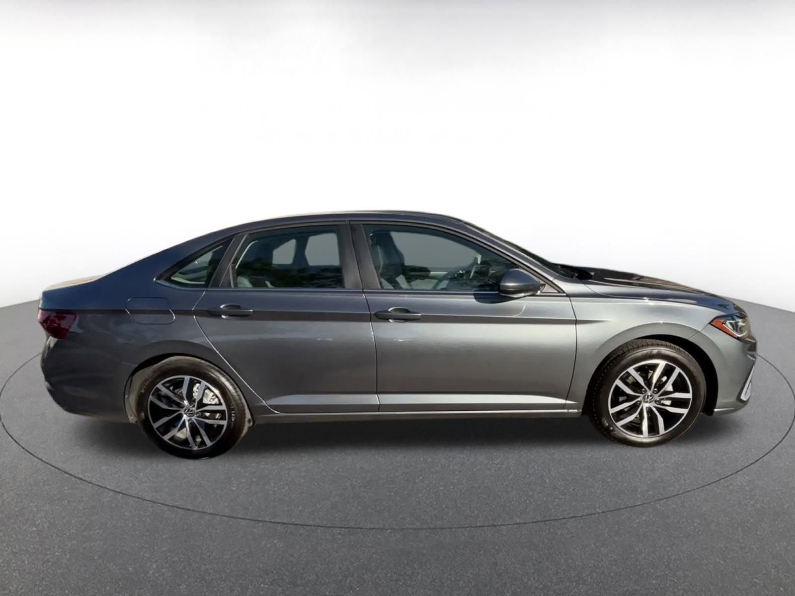 Thumbnail: 2025 Volkswagen Jetta - 16