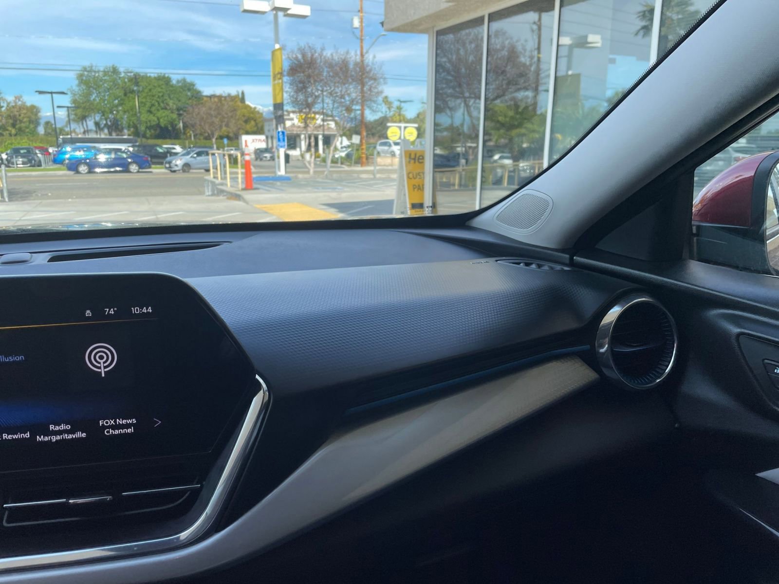 Thumbnail: 2025 Chevrolet Trax - 34