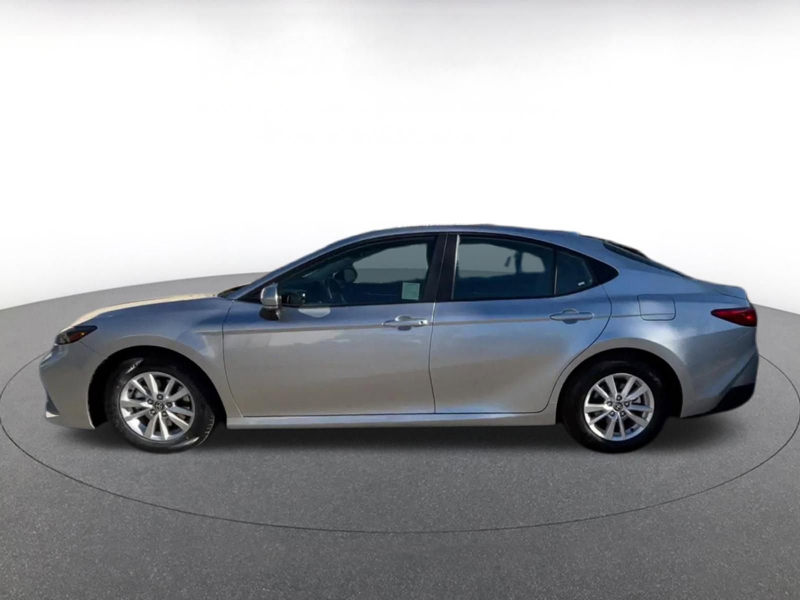 Thumbnail: 2025 Toyota Camry - 9