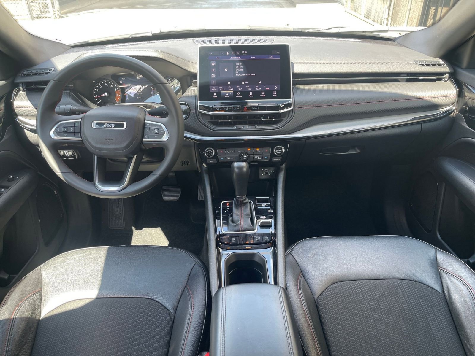 Thumbnail: 2025 Jeep Compass - 32