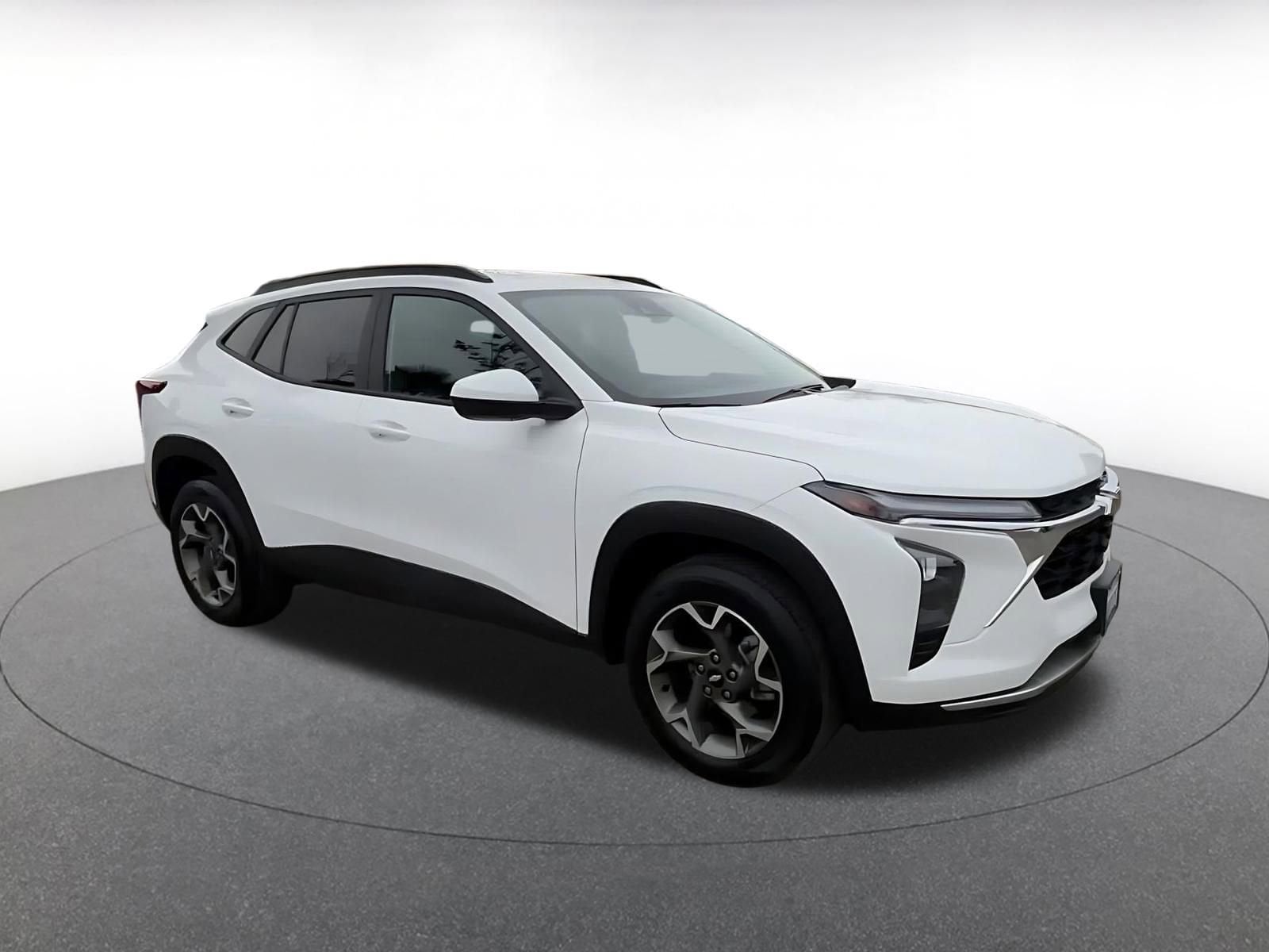 Thumbnail: 2025 Chevrolet Trax - 2