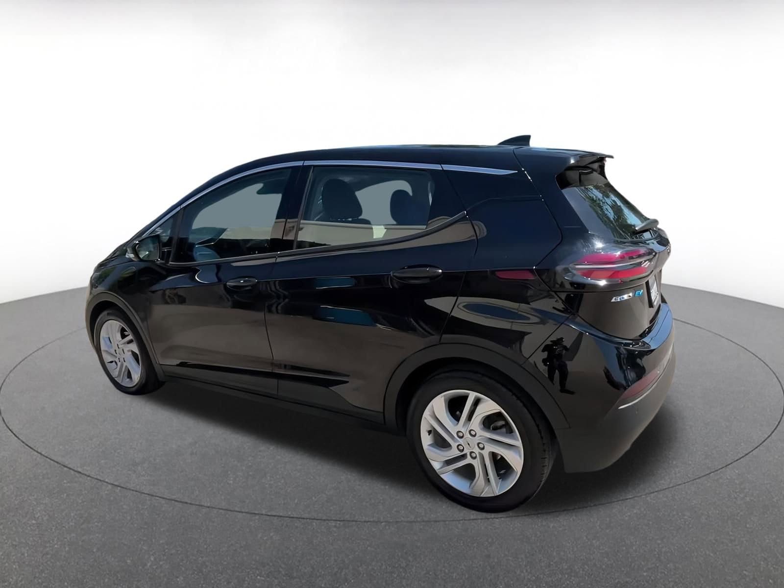 Thumbnail: 2023 Chevrolet Bolt EV - 10
