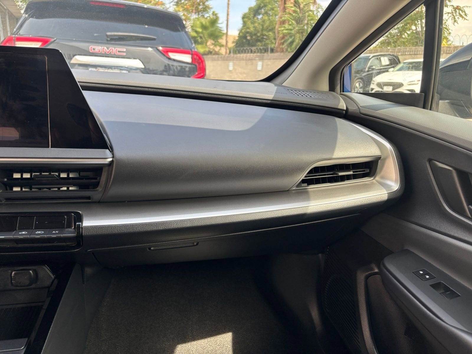 Thumbnail: 2025 Toyota Prius - 35