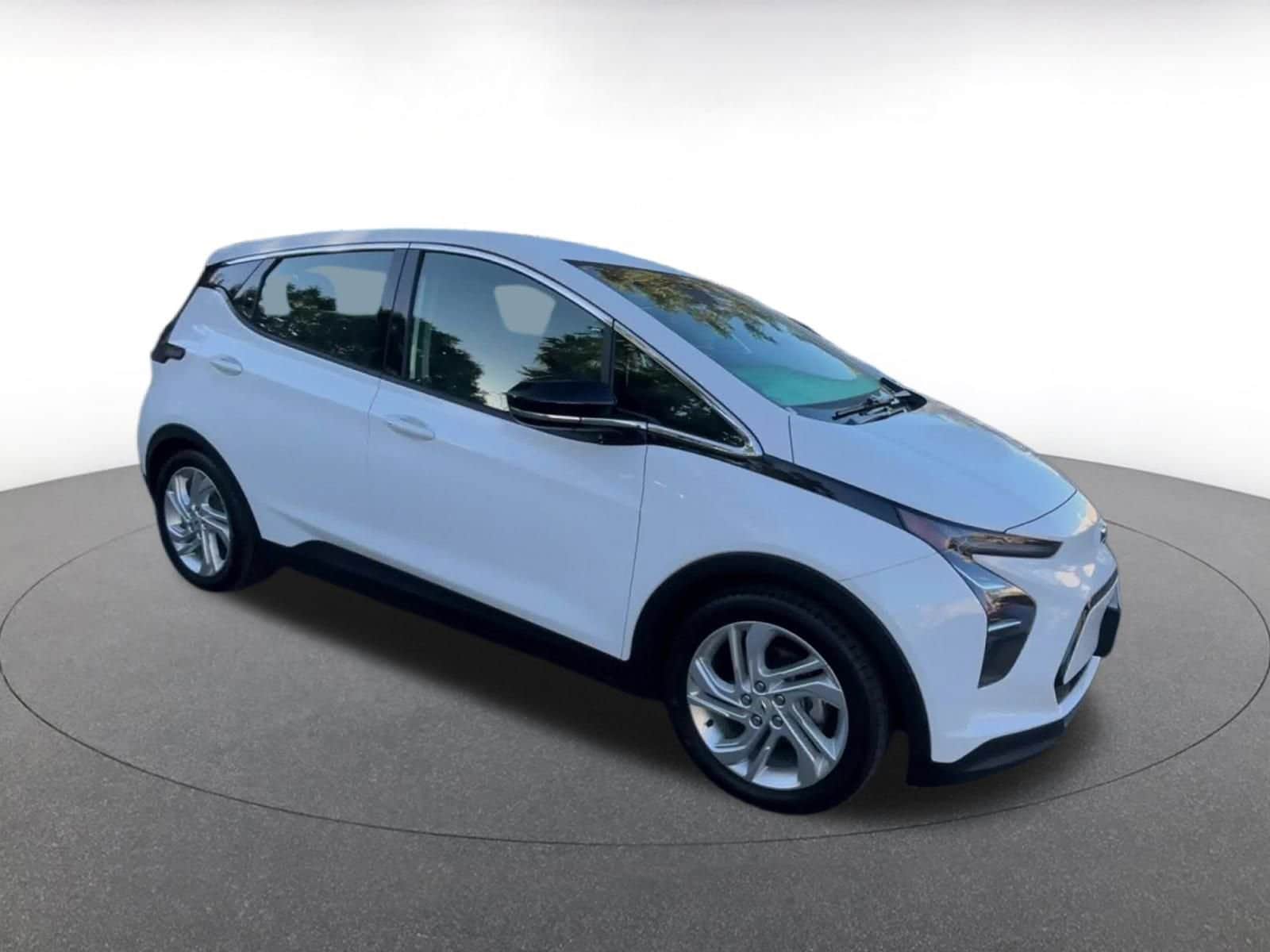 Thumbnail: 2023 Chevrolet Bolt EV - 2
