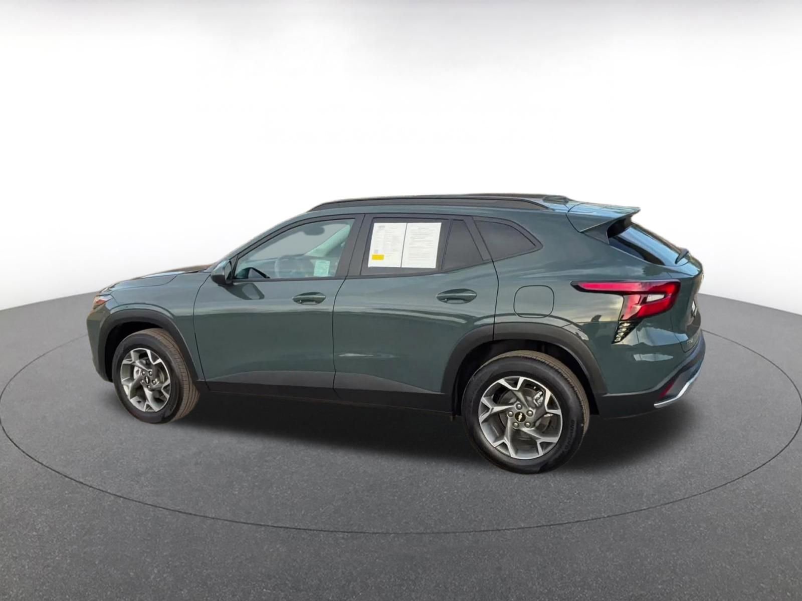 Thumbnail: 2025 Chevrolet Trax - 10