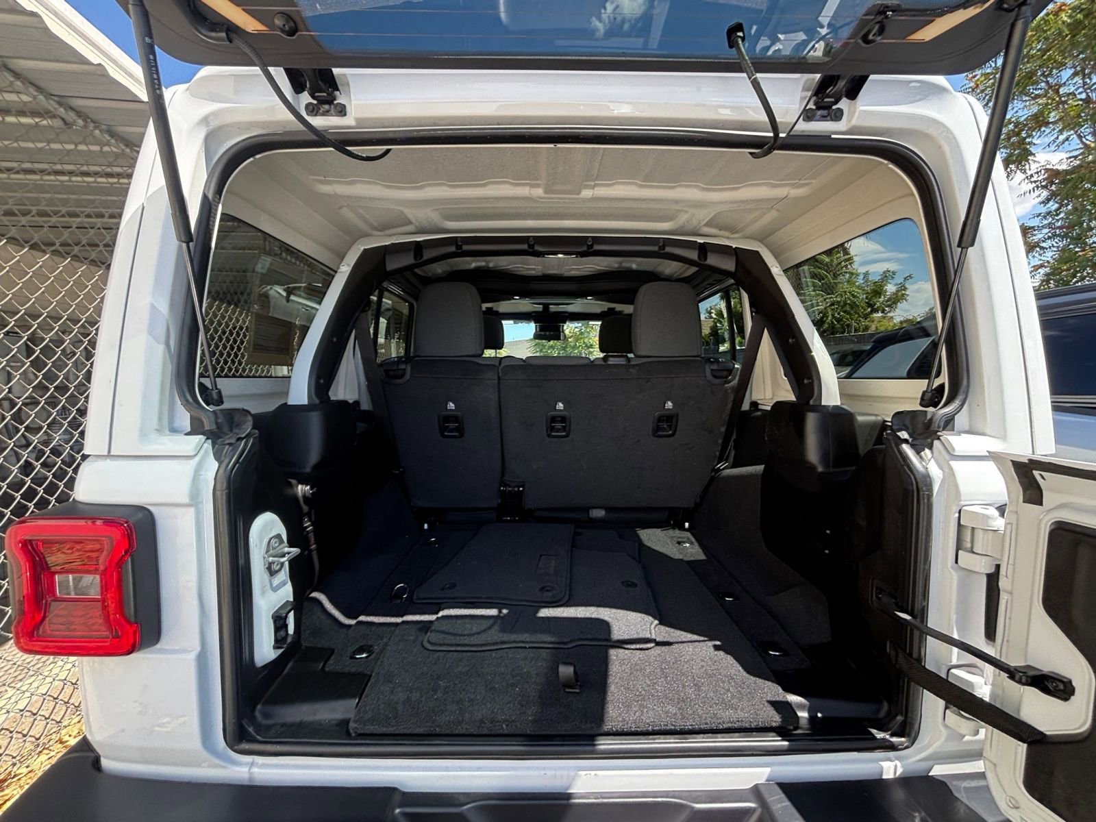 Thumbnail: 2025 Jeep Wrangler - 31