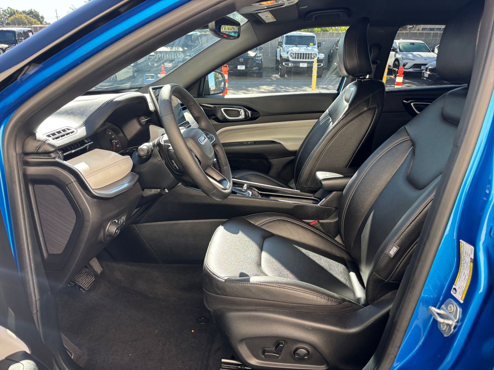 Thumbnail: 2025 Jeep Compass - 27