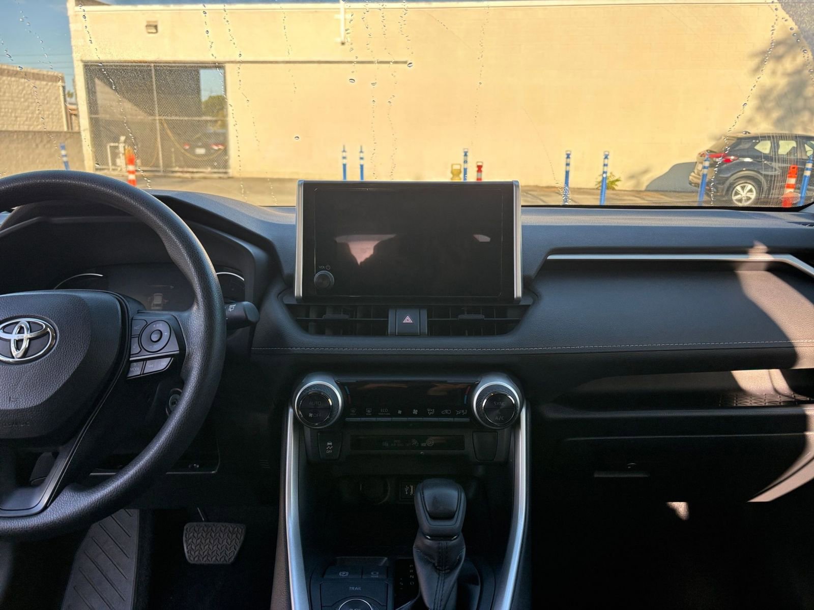 Thumbnail: 2025 Toyota RAV4 - 18