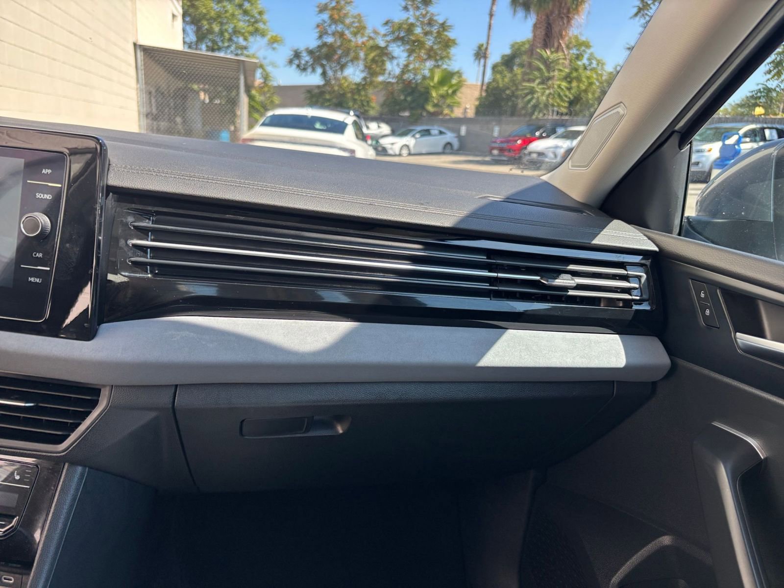 Thumbnail: 2025 Volkswagen Jetta - 35