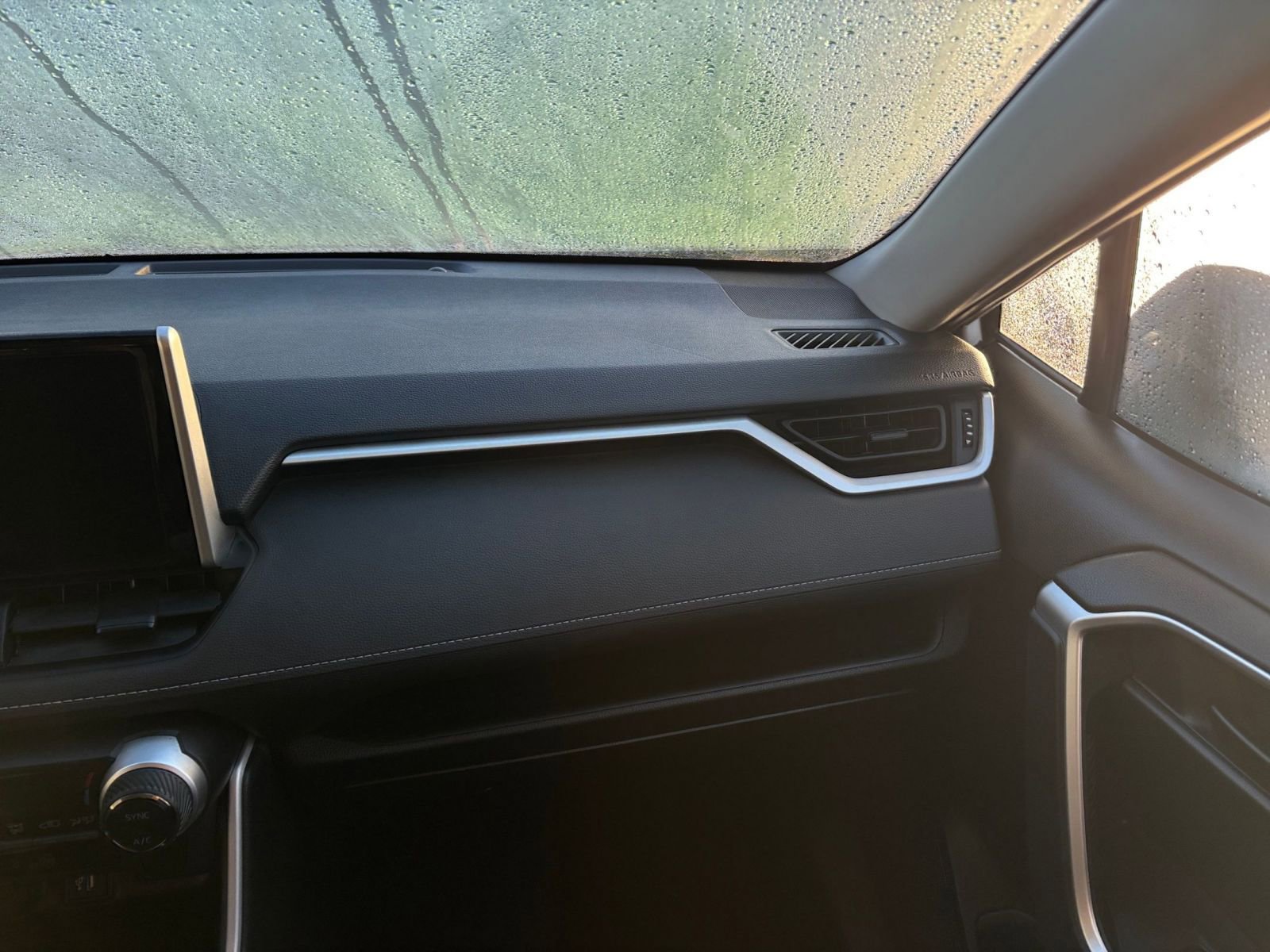 Thumbnail: 2025 Toyota RAV4 - 35