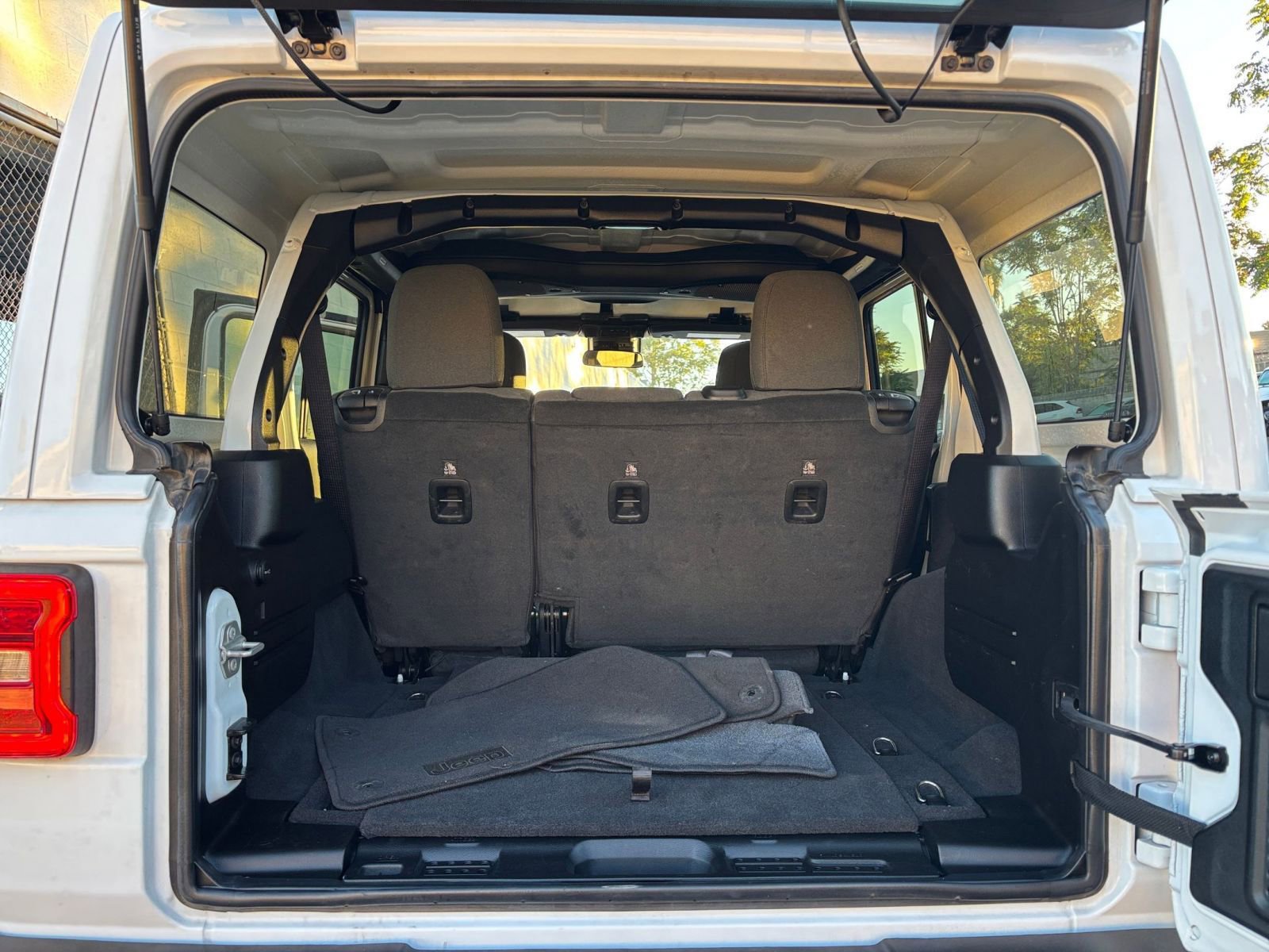 Thumbnail: 2025 Jeep Wrangler - 31