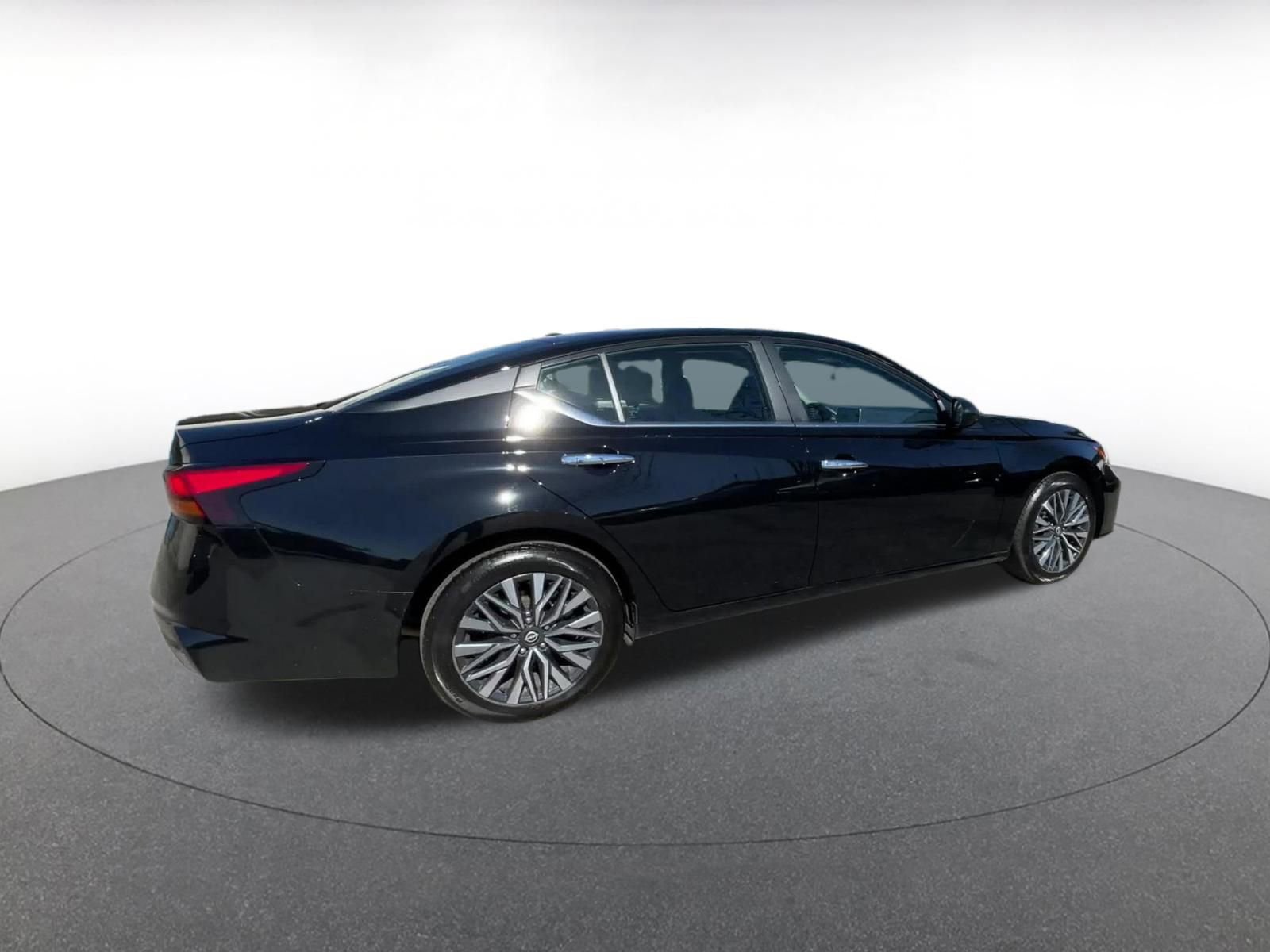 Thumbnail: 2025 Nissan Altima - 15