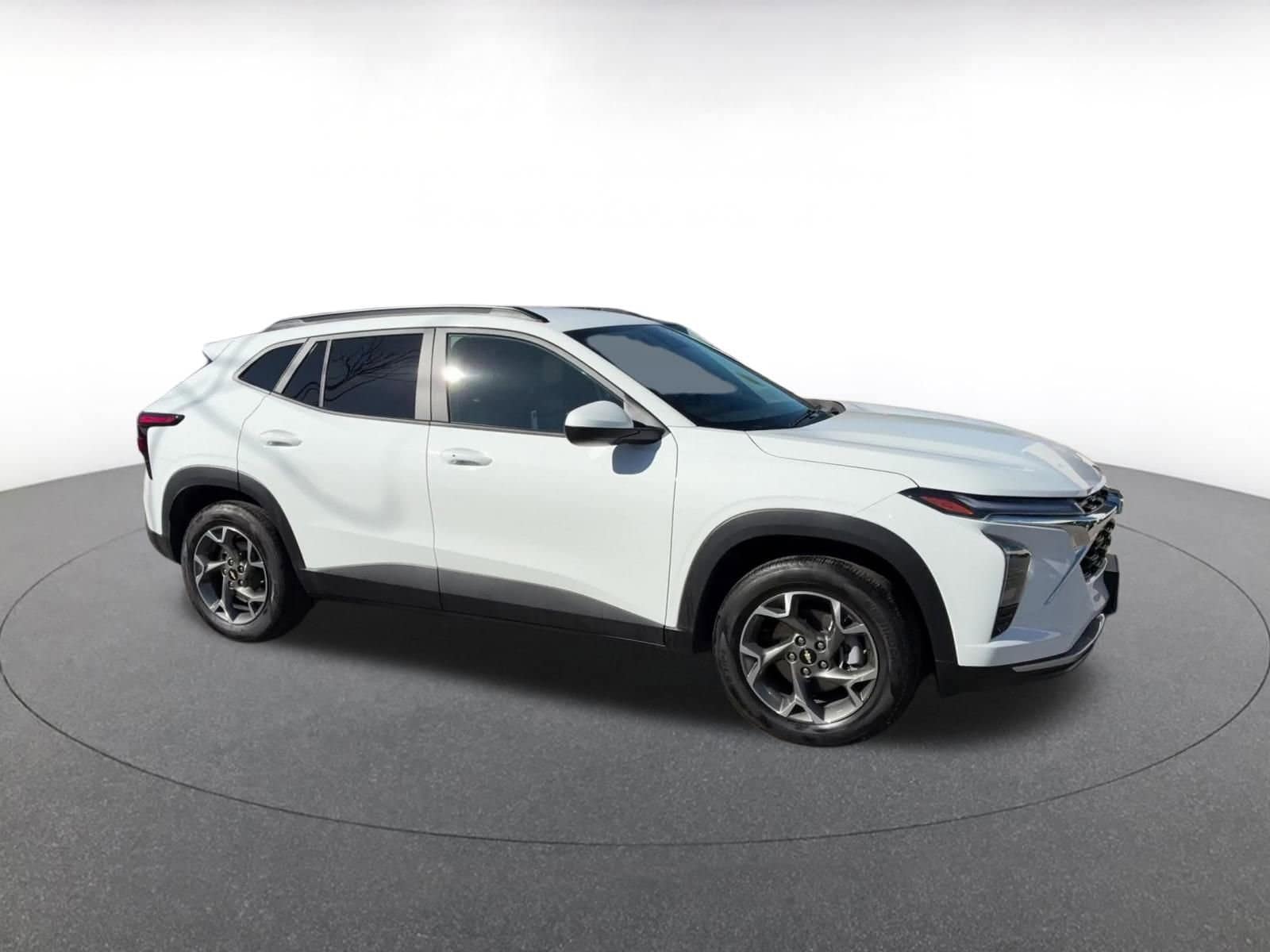 Thumbnail: 2025 Chevrolet Trax - 2