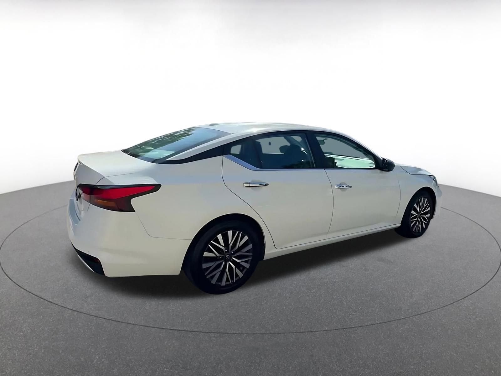 Thumbnail: 2025 Nissan Altima - 15